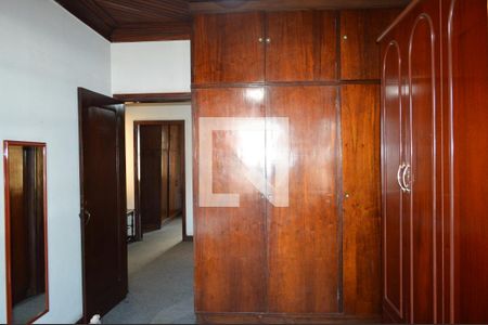 Casa à venda com 248m², 4 quartos e 2 vagasQuarto 3