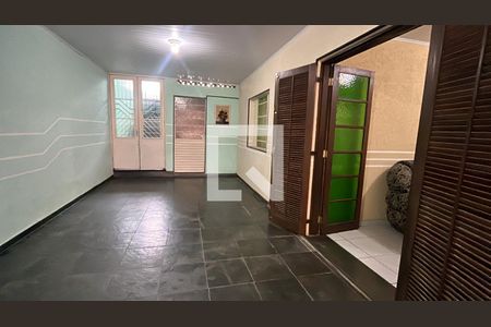 Casa à venda com 200m², 5 quartos e 2 vagasCorredor 2
