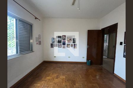 Casa à venda com 200m², 5 quartos e 2 vagasQuarto 3