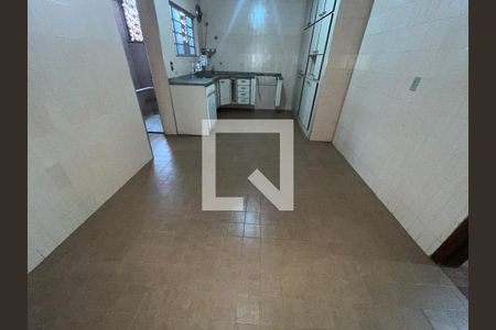 Casa à venda com 200m², 5 quartos e 2 vagasCozinha 3