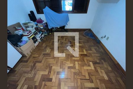 Casa à venda com 200m², 5 quartos e 2 vagasQuarto 5