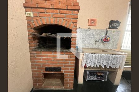 Casa à venda com 200m², 5 quartos e 2 vagasÁrea comum - Churrasqueira