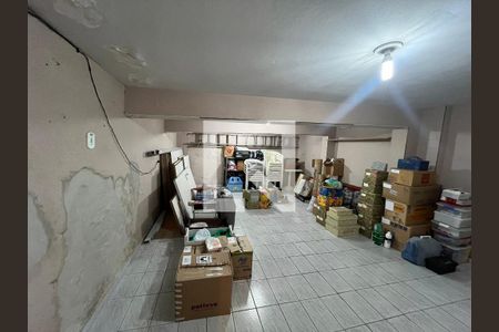 Casa à venda com 200m², 5 quartos e 2 vagasPorão 