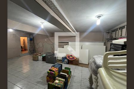 Casa à venda com 200m², 5 quartos e 2 vagasPorão 