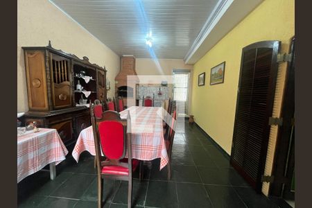 Casa à venda com 200m², 5 quartos e 2 vagasÁrea comum - Churrasqueira