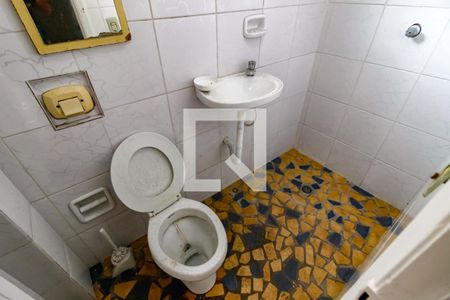 Banheiro de casa para alugar com 1 quarto, 40m² em Jardim Monte Kemel, São Paulo