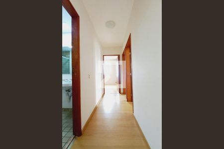 Corredor  de apartamento à venda com 3 quartos, 76m² em Jardim Guanabara, Campinas