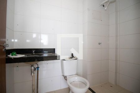 Banheiro de kitnet/studio à venda com 1 quarto, 30m² em Qr 312, Brasília