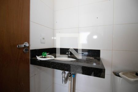 Banheiro de kitnet/studio à venda com 1 quarto, 30m² em Qr 312, Brasília