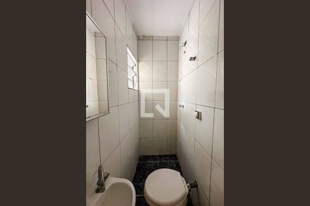 Banheiro de apartamento para alugar com 1 quarto, 40m² em Parque Peruche, São Paulo