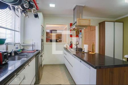 Casa à venda com 200m², 3 quartos e 3 vagas