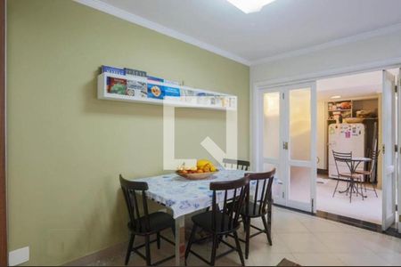 Casa à venda com 200m², 3 quartos e 3 vagas