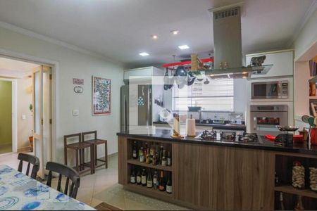 Casa à venda com 200m², 3 quartos e 3 vagas