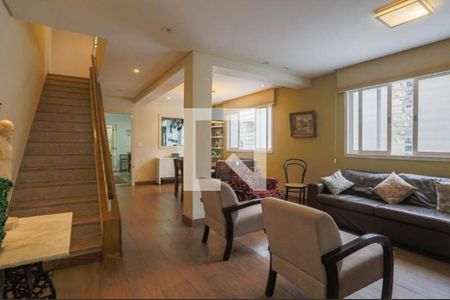 Casa à venda com 3 quartos, 200m² em Cambuci, São Paulo