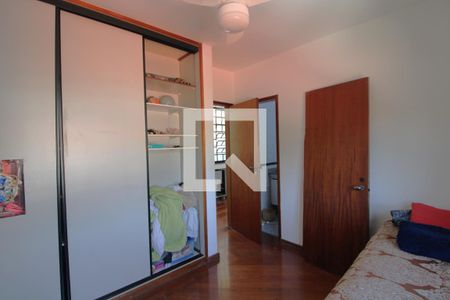 Casa de condomínio à venda com 350m², 4 quartos e 4 vagasSuíte 4