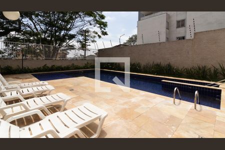 Apartamento à venda com 37m², 2 quartos e sem vagaÁrea comum - Piscina