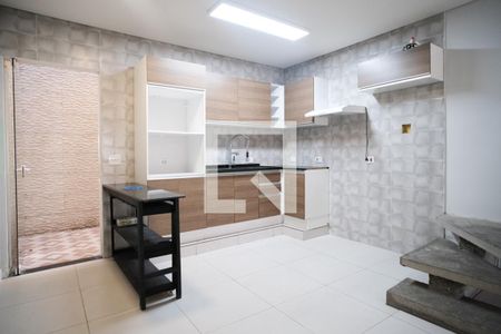 Cozinha de casa para alugar com 2 quartos, 140m² em Vila Londrina, São Paulo
