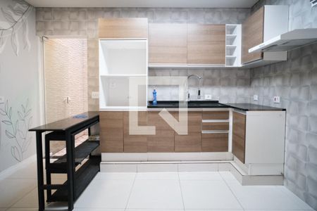 Cozinha de casa para alugar com 2 quartos, 140m² em Vila Londrina, São Paulo