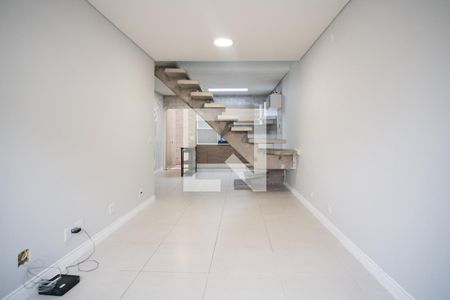 Sala de casa para alugar com 2 quartos, 140m² em Vila Londrina, São Paulo