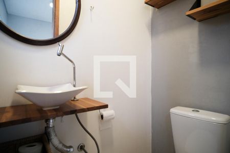 Banheiro 1 de casa para alugar com 2 quartos, 140m² em Vila Londrina, São Paulo