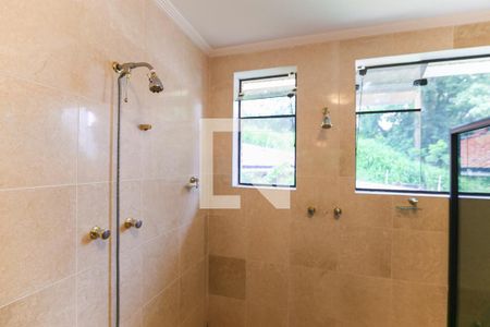 Casa à venda com 980m², 5 quartos e 8 vagasBanheiro da Suíte 2