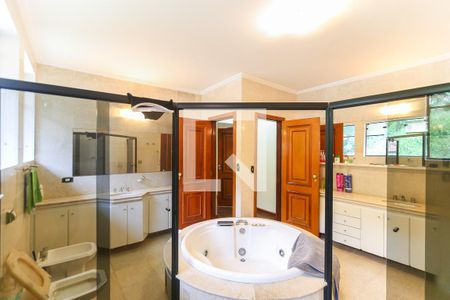 Casa à venda com 980m², 5 quartos e 8 vagasBanheiro da Suíte 2