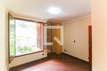 Casa à venda com 980m², 5 quartos e 8 vagassuíte 3