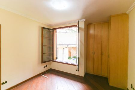 Casa à venda com 980m², 5 quartos e 8 vagassuíte 3