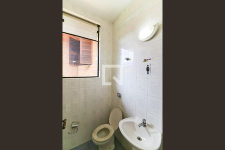 Casa à venda com 980m², 5 quartos e 8 vagasLavabo - churrasqueira