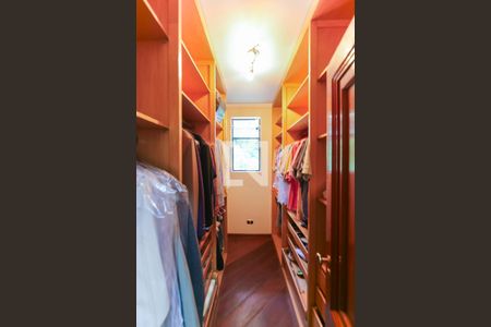 Casa à venda com 980m², 5 quartos e 8 vagasCloset da suíte