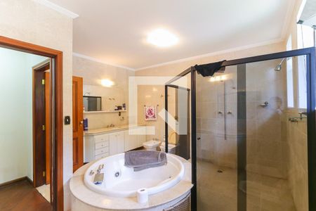 Casa à venda com 980m², 5 quartos e 8 vagasBanheiro da Suíte 2