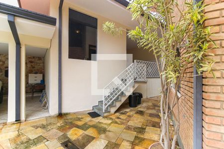 Casa à venda com 980m², 5 quartos e 8 vagasQuintal