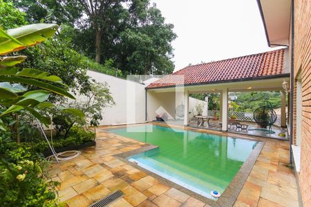 Casa à venda com 980m², 5 quartos e 8 vagasPiscina