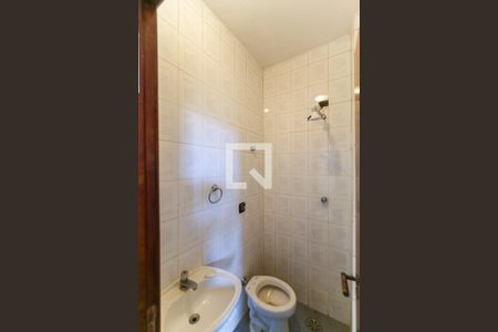 Casa à venda com 980m², 5 quartos e 8 vagasBanheiro de serviço