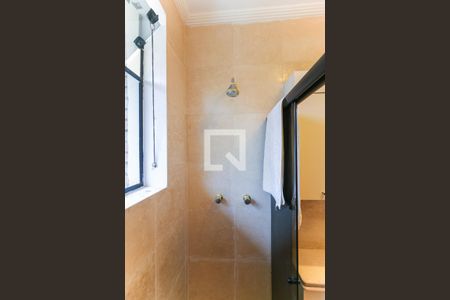 Casa à venda com 980m², 5 quartos e 8 vagasBanheiro da Suíte 1