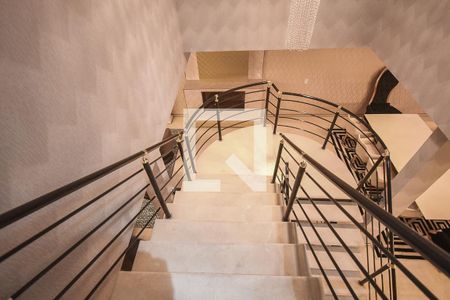 Escada de casa de condomínio à venda com 3 quartos, 850m² em Vila Tramontano, São Paulo