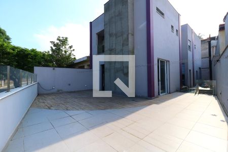 Casa para alugar com 357m², 3 quartos e 7 vagasQuintal - Frente