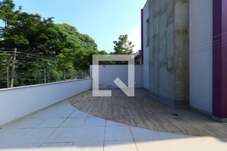 Casa para alugar com 357m², 3 quartos e 7 vagasQuintal - Frente
