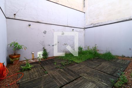 Casa para alugar com 357m², 3 quartos e 7 vagasQuintal - Fundos