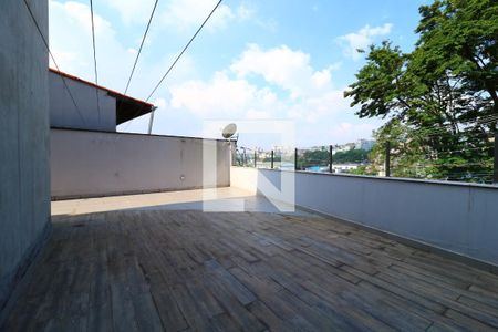 Casa para alugar com 357m², 3 quartos e 7 vagasQuintal - Frente