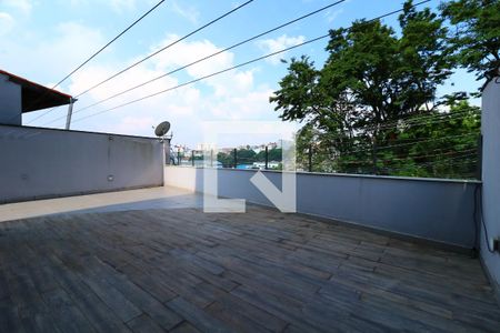 Casa para alugar com 357m², 3 quartos e 7 vagasQuintal - Frente