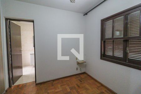 Casa à venda com 130m², 3 quartos e 2 vagasSuíte