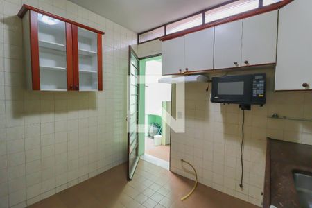 Casa à venda com 130m², 3 quartos e 2 vagasCozinha e Área de Serviço