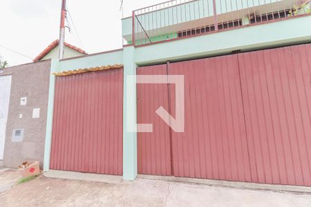 Casa à venda com 130m², 3 quartos e 2 vagasFachada