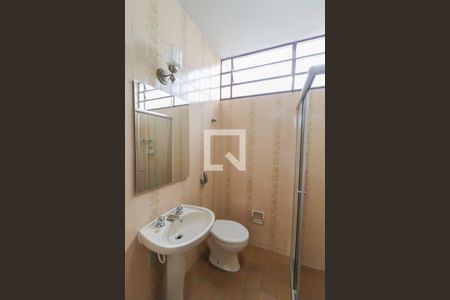 Casa à venda com 130m², 3 quartos e 2 vagasBanheiro