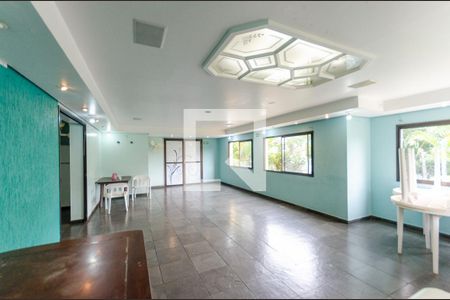 Apartamento à venda com 42m², 2 quartos e 1 vaga Apartamento à venda com 42m², 2 quartos e 1 vagaÁrea comum - Salão de festas