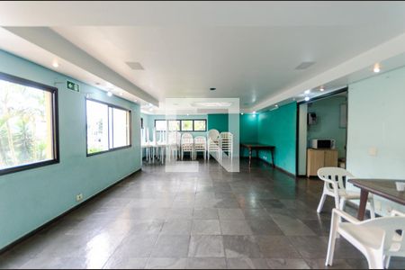 Apartamento à venda com 42m², 2 quartos e 1 vaga Apartamento à venda com 42m², 2 quartos e 1 vagaÁrea comum - Salão de festas