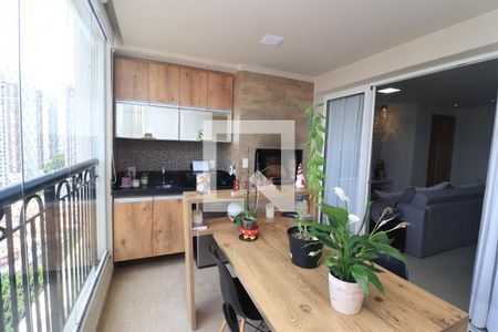 Apartamento à venda com 96m², 3 quartos e 2 vagasVaranda