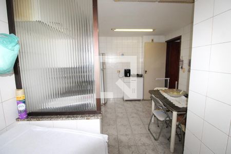 Apartamento à venda com 65m², 2 quartos e 1 vagaÁrea de Serviço/ cozinha
