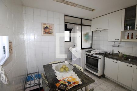 Apartamento à venda com 65m², 2 quartos e 1 vagaCozinha